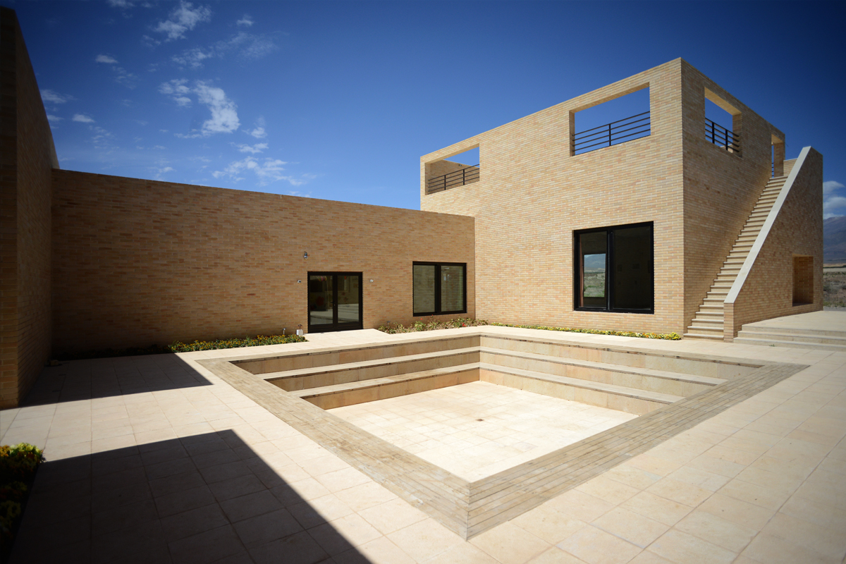 رتبه اول: مدرسه ابتدایی گروه 2 مؤسسه خیریه فرهنگی- آموزشی نور مبین، سمنان، انسیه خمسه، آرش نصیری‏،  تجربه بنیادین معماری